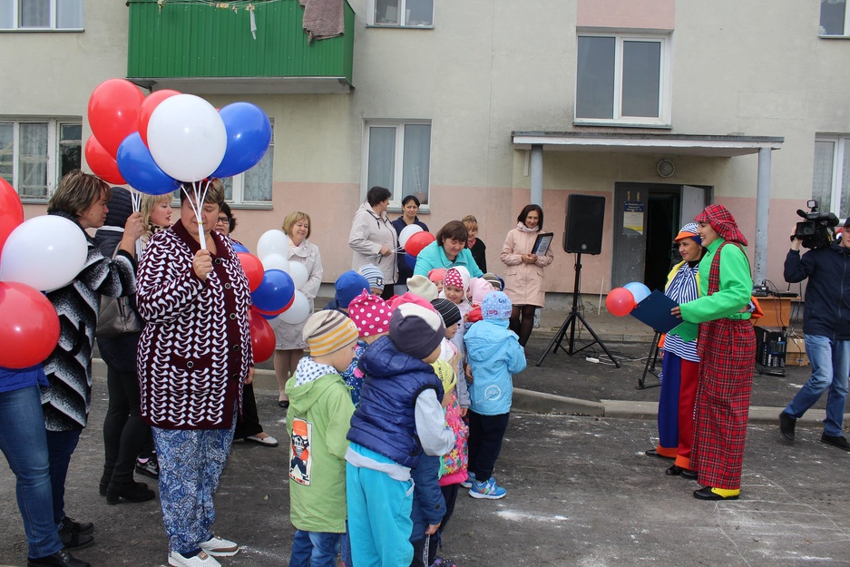 Бобровы дворы фото Открытие детской площадки МБУК "ЦКР села Бобровы Дворы"